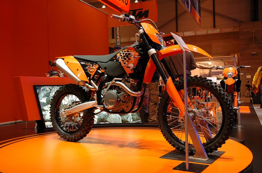 ▷▷ KTM 450 EXC-R y 530 EXC-R en el Salón Madrid Más Moto