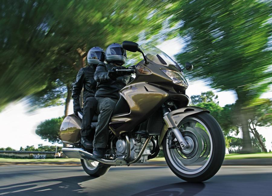 ▷▷ Honda presenta un navegador GPS compatible para coche y moto