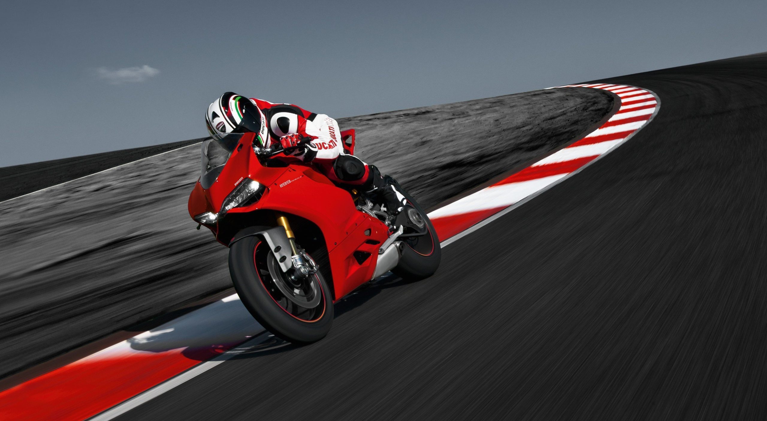 Обои мотоциклы. Дукати 1199 Panigale Superbike. Ducati Panigale 1199 фон. Ducati Panigale s 1199 обои. Ducati Panigale v4 Wallpaper.