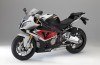 BMW patenta nuevo basculante con escape incluido de la S 1000RR