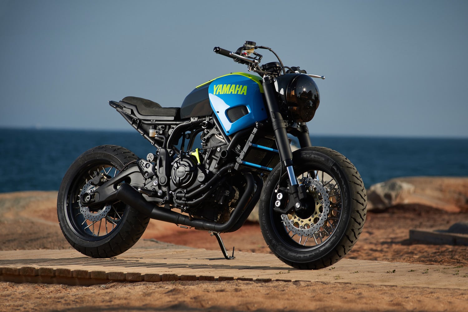 Yamaha Yard Built XSR700 2016 Otokomae de Ad Hoc Café Racers